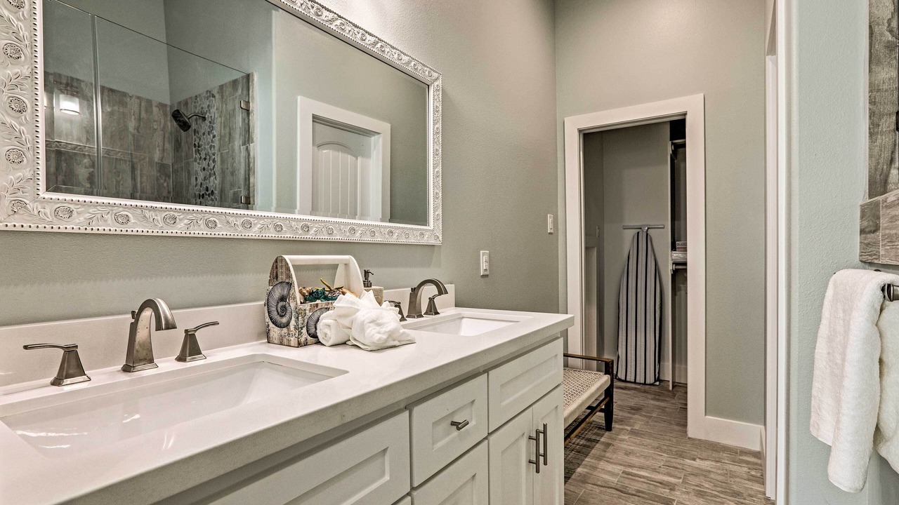 Photo of Bathroom in Galveston