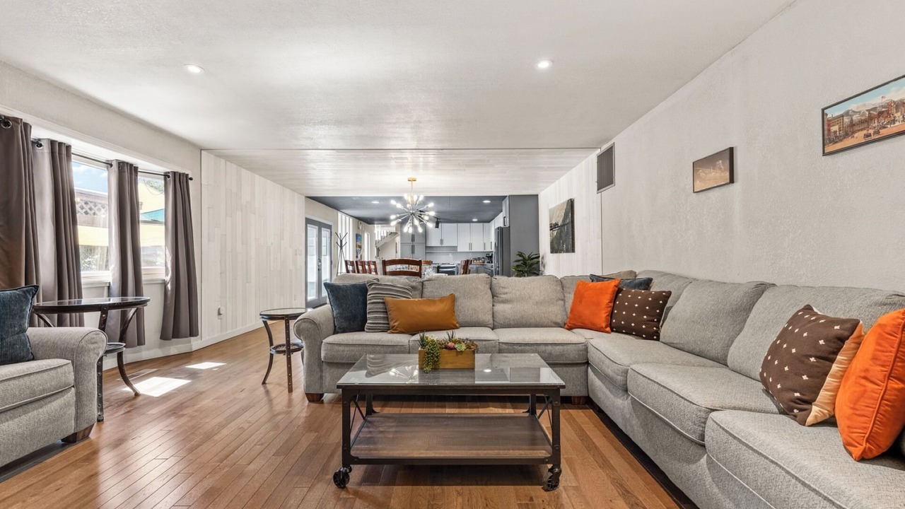 Photo of Livingroom in Central Colorado Springs