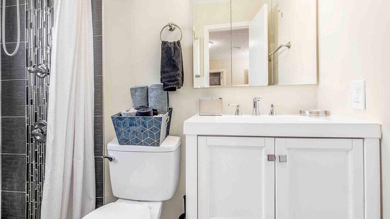 Photo of Bathroom in Hollywood