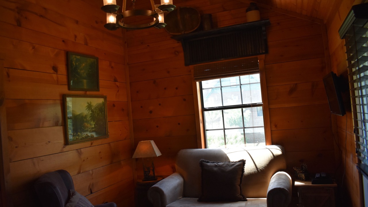 Photo of Livingroom in Walnut Shade