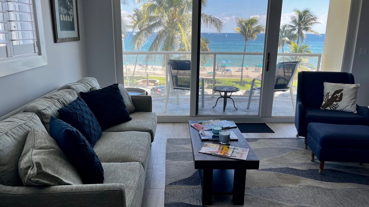 Photo of Livingroom in Deerfield Beach