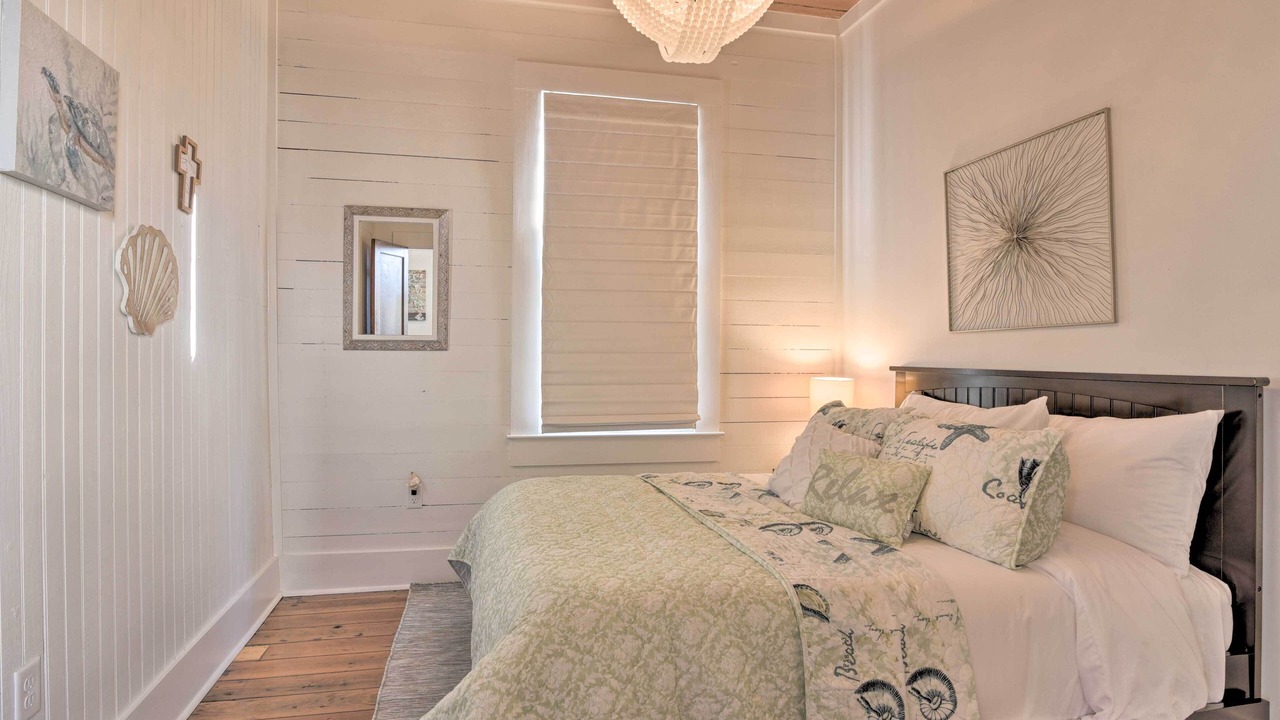 Photo of Bedroom in Galveston