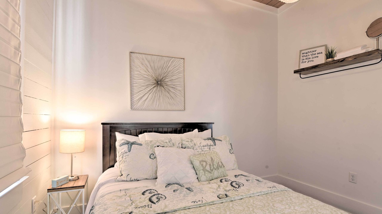Photo of Bedroom in Galveston