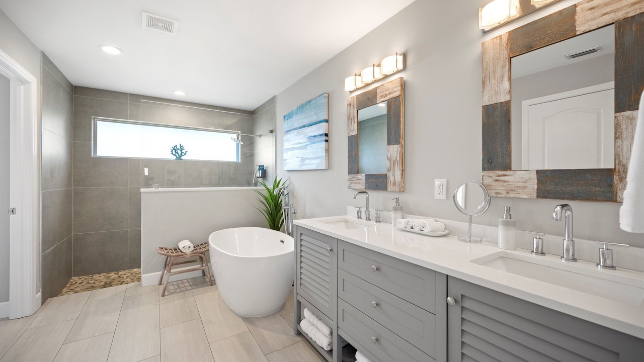 Photo of Bathroom in Central Naples