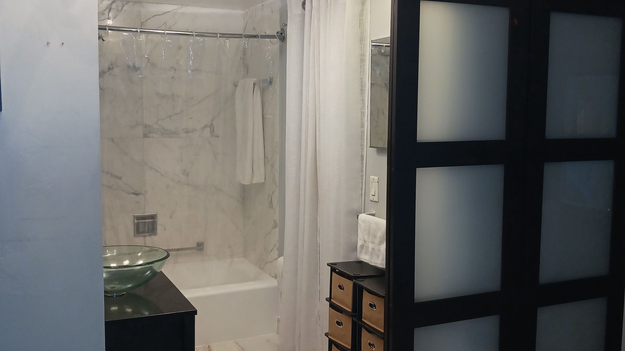 Photo of Bathroom in Galt Mile