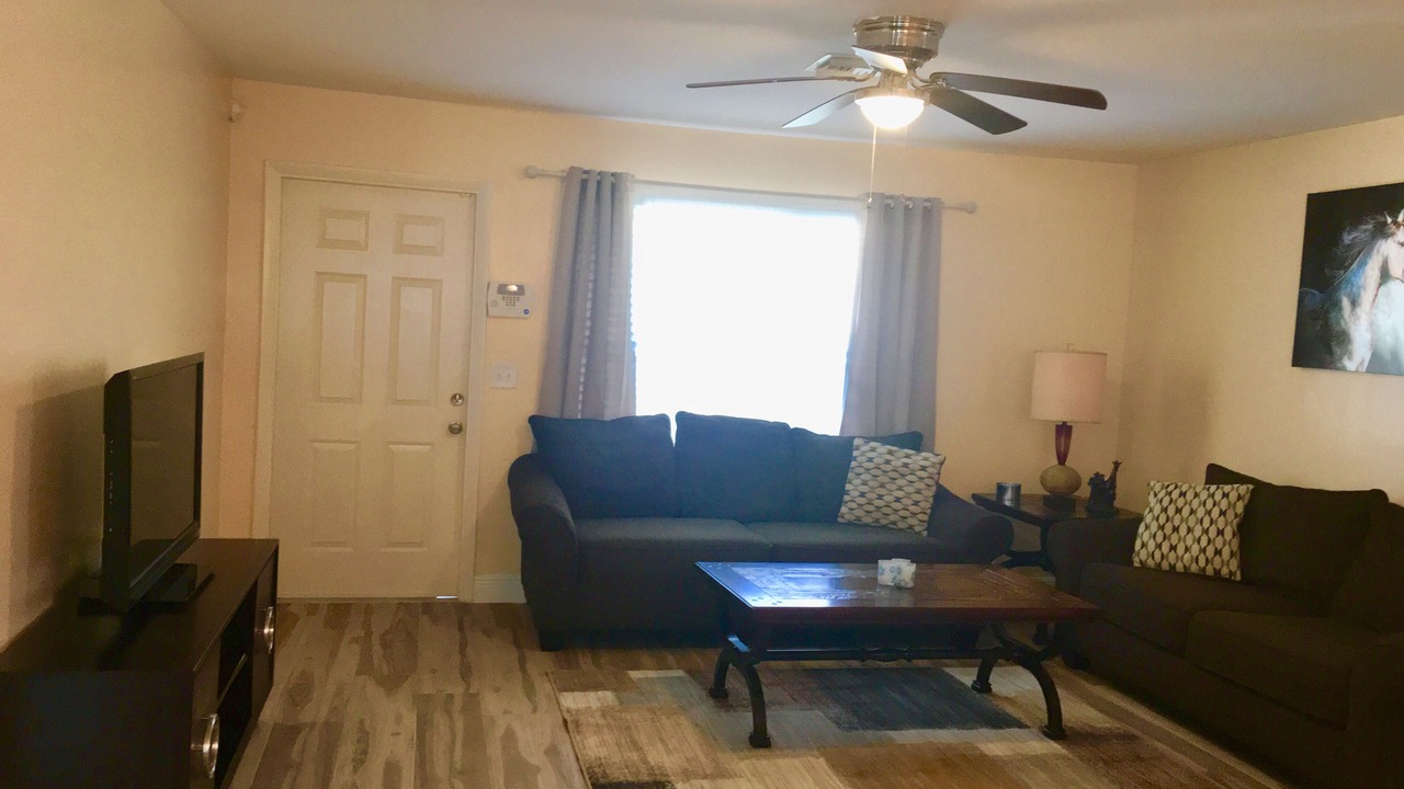 Photo of Livingroom in North Andrews Gardens