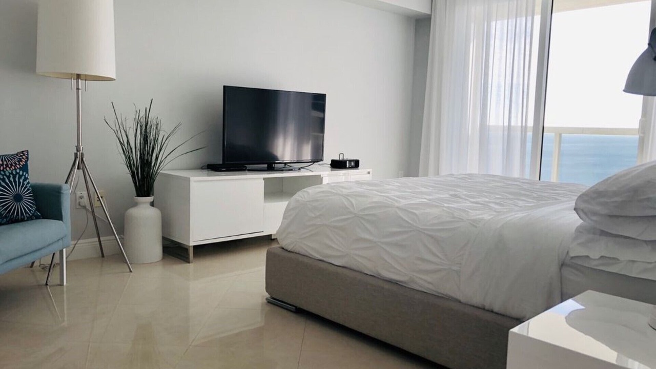 Photo of Bedroom in Hallandale Beach