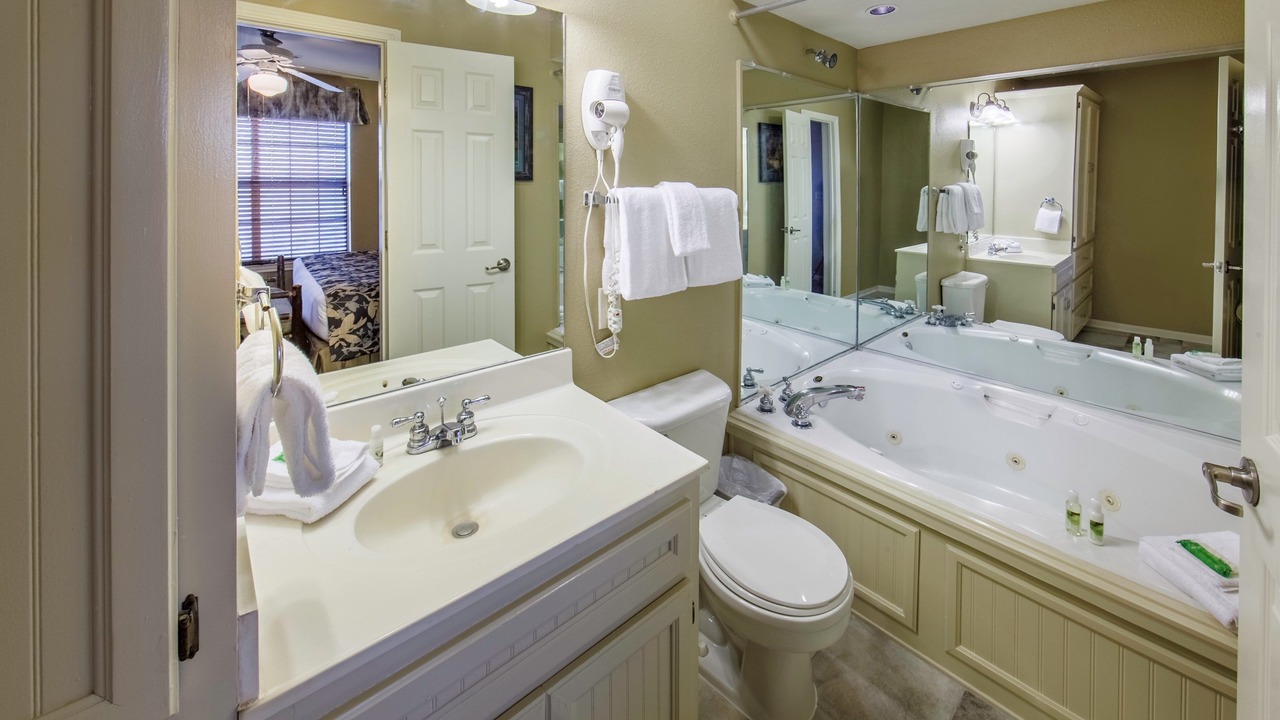 Photo of Bathroom in Canyon Lake