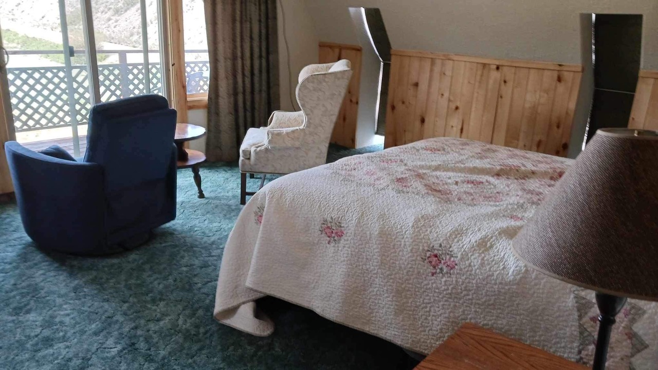 Photo of Bedroom in Villa Grove