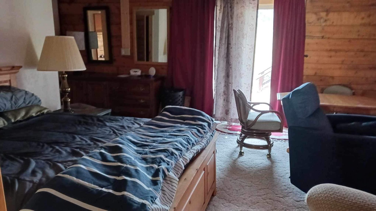 Photo of Bedroom in Villa Grove