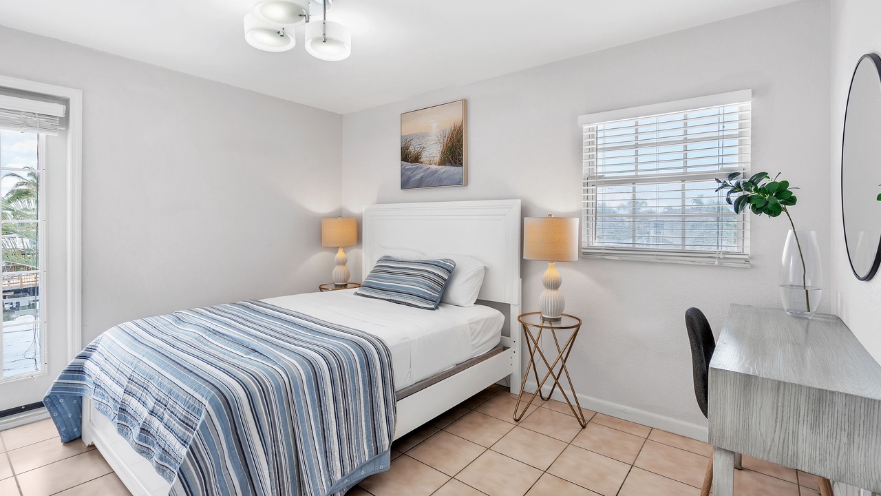 Photo of Bedroom in Bay Crest Park