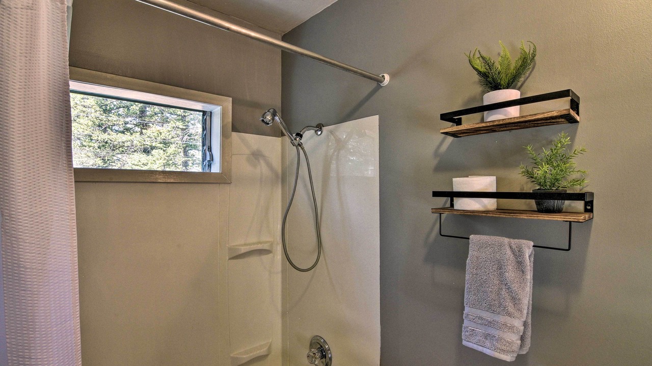 Photo of Bathroom in Indian Mountain