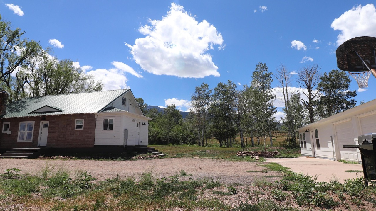 Photo of Outdoor in Hillside