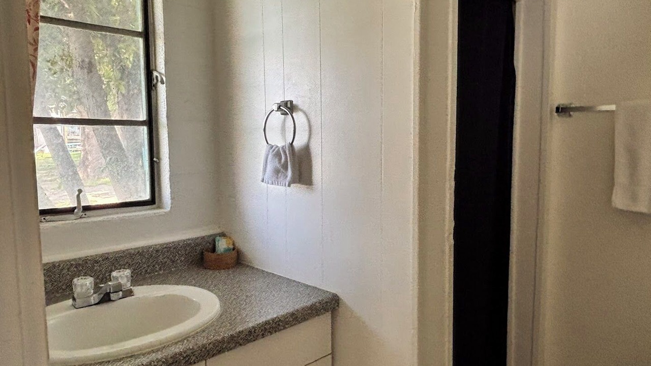 Photo of Bathroom in Kingsland