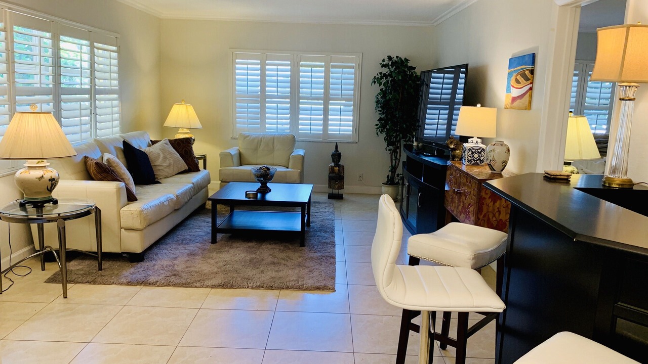 Photo of Livingroom in Deerfield Beach