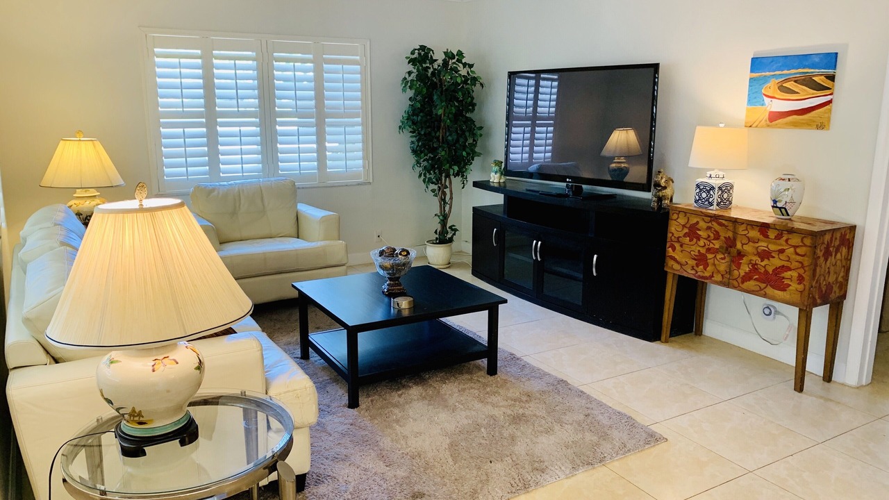 Photo of Livingroom in Deerfield Beach