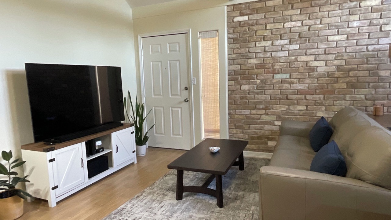 Photo of Livingroom in Brownsville