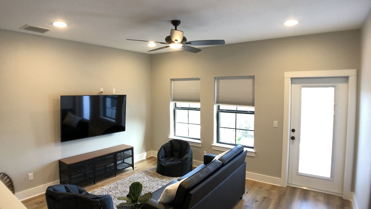 Photo of Bedroom in Canyon Lake