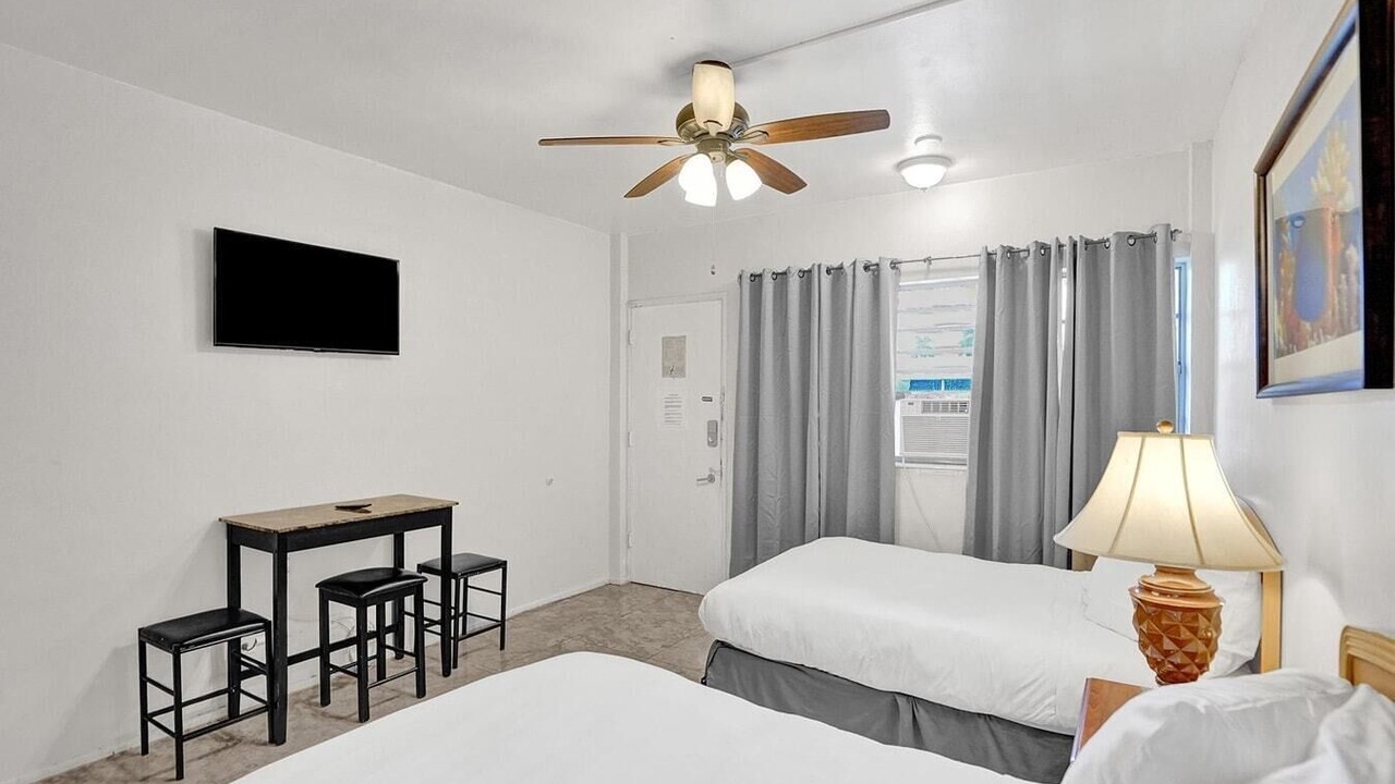 Photo of Bedroom in Hallandale Beach
