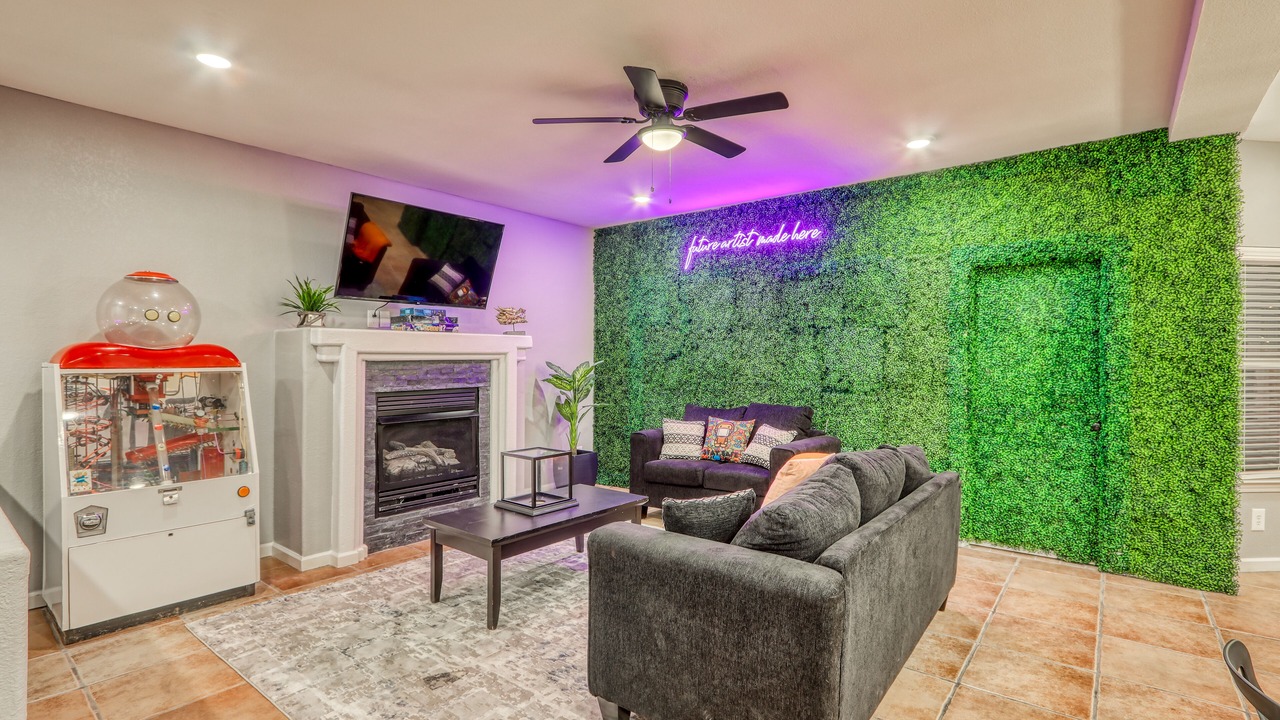 Photo of Livingroom in Biggs Field