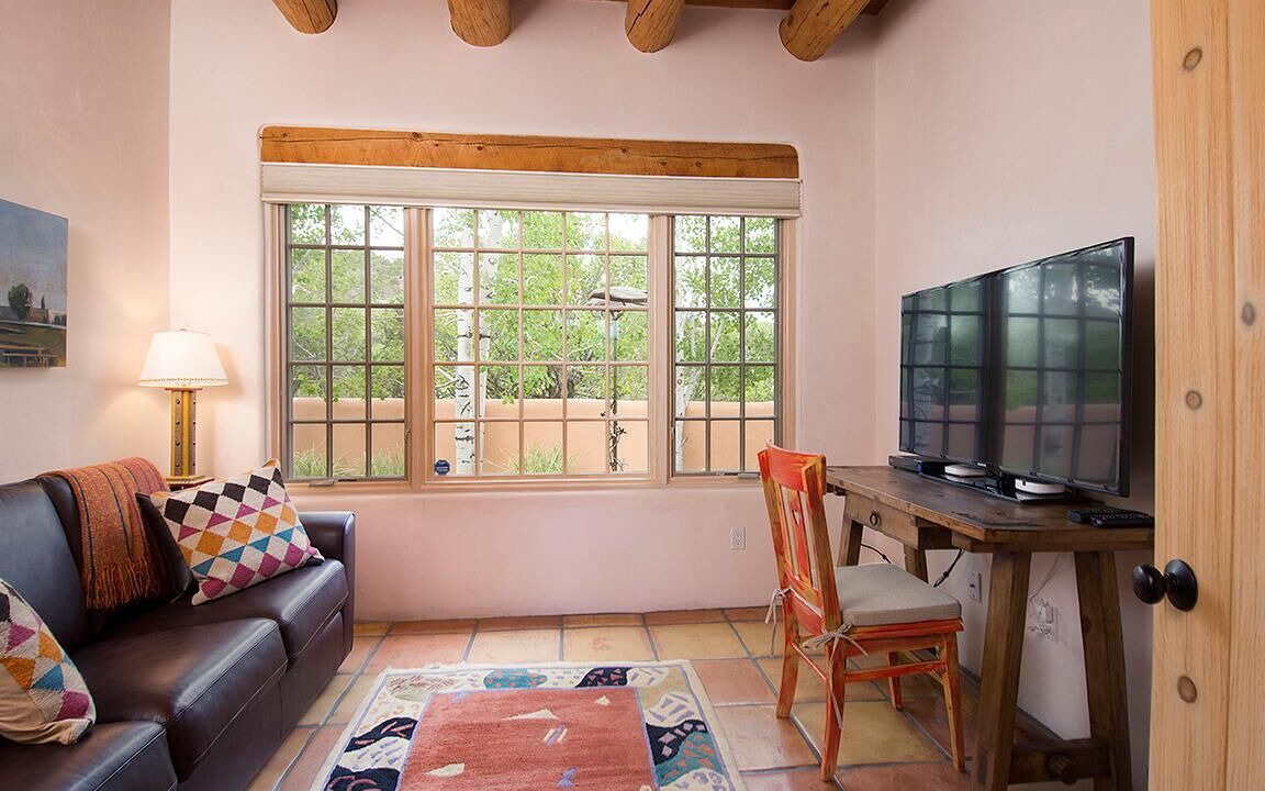 Photo of Livingroom in Historic Eastside