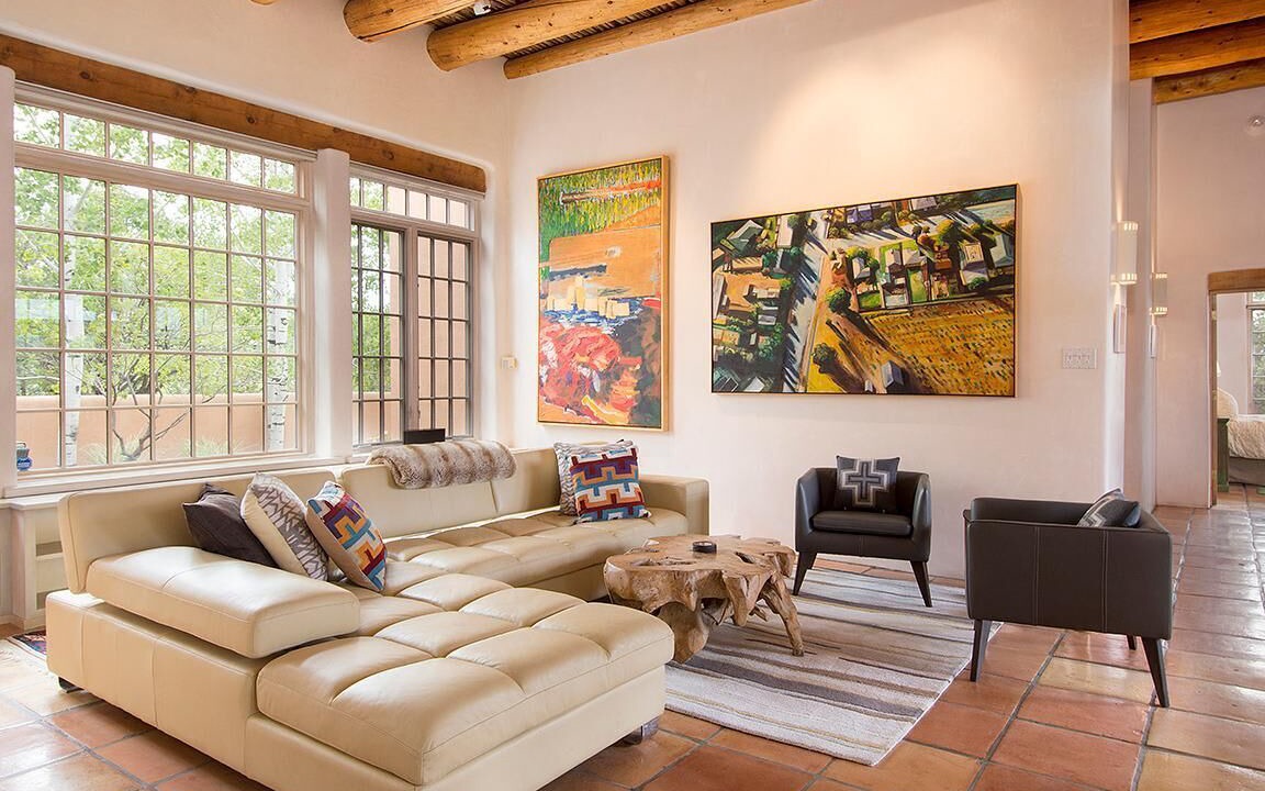 Photo of Livingroom in Historic Eastside