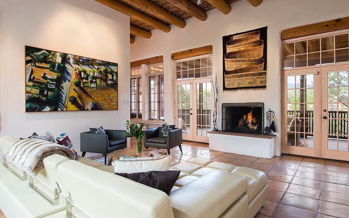 Photo of Livingroom in Historic Eastside