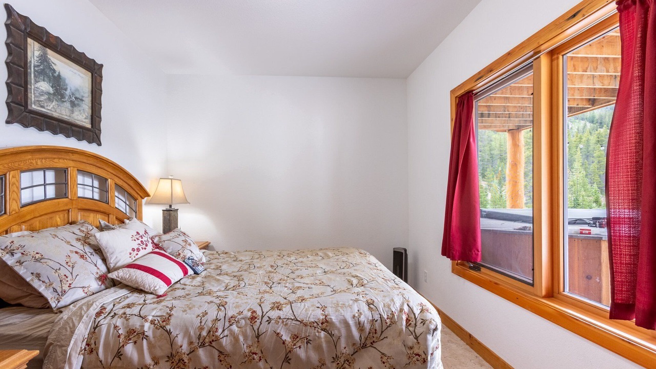 Photo of Bedroom in Monarch