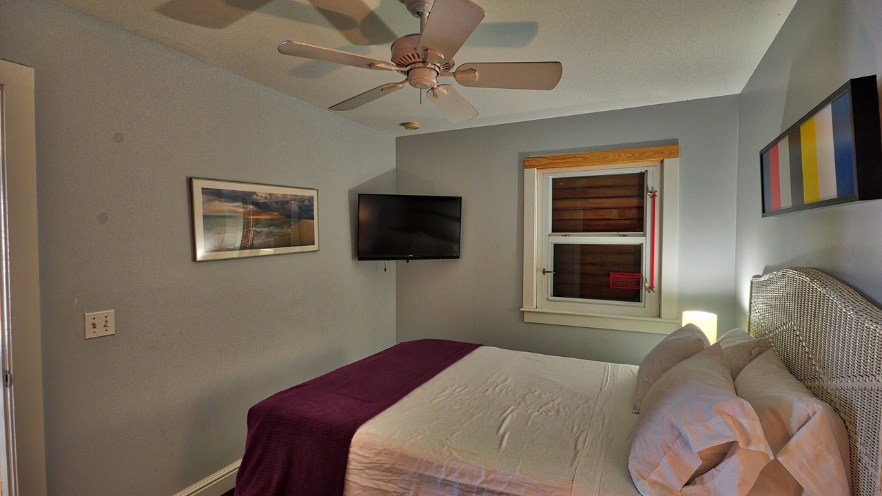 Photo of Bedroom in Uptown - Upper Duval