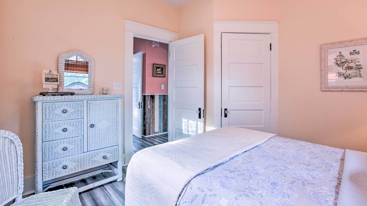 Photo of Bedroom in Galveston