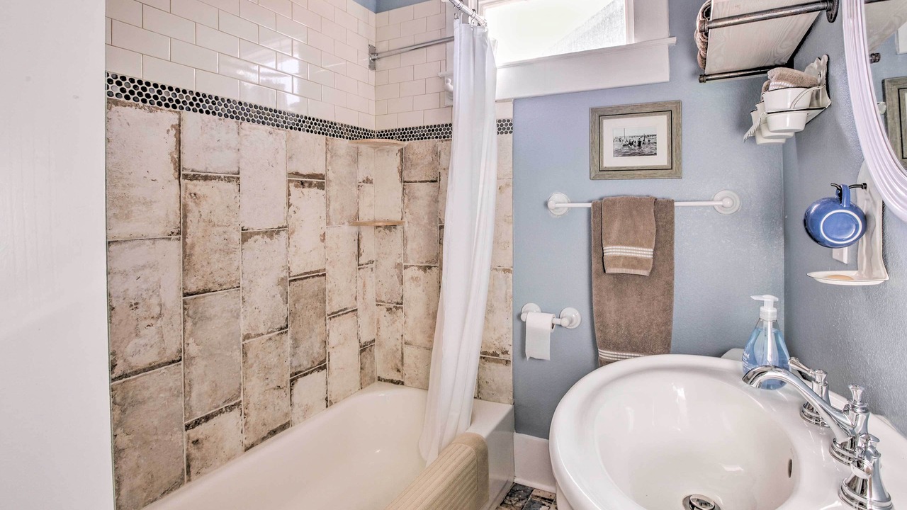 Photo of Bathroom in Galveston