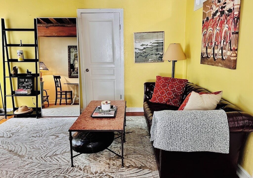 Photo of Livingroom in Laurel Park