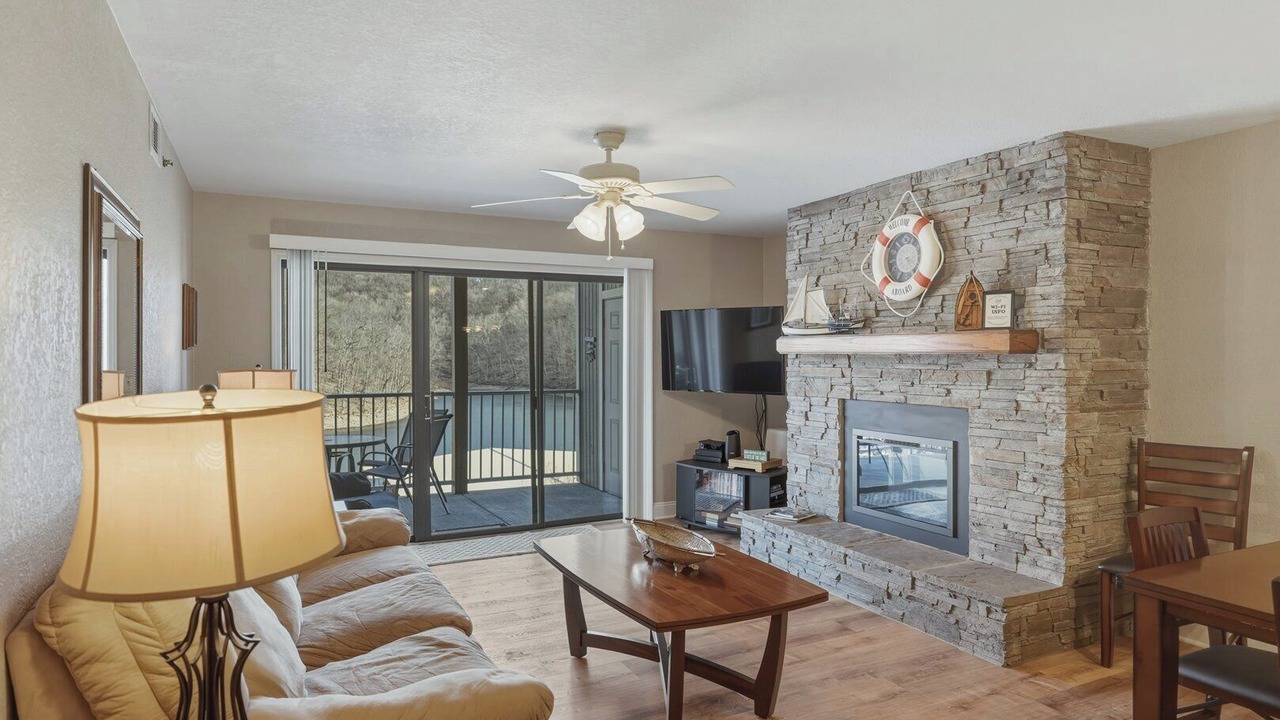 Photo of Livingroom in Osage Beach