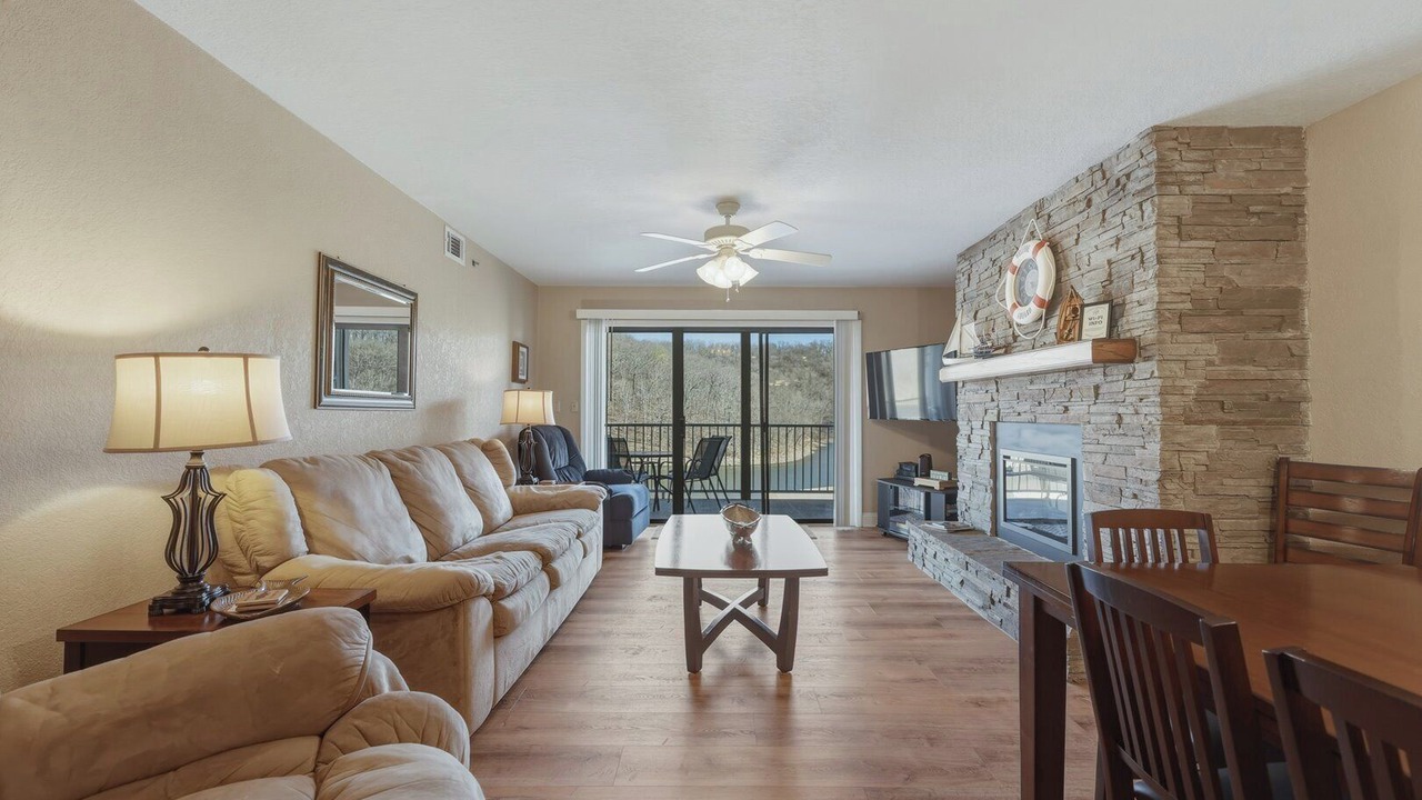 Photo of Livingroom in Osage Beach