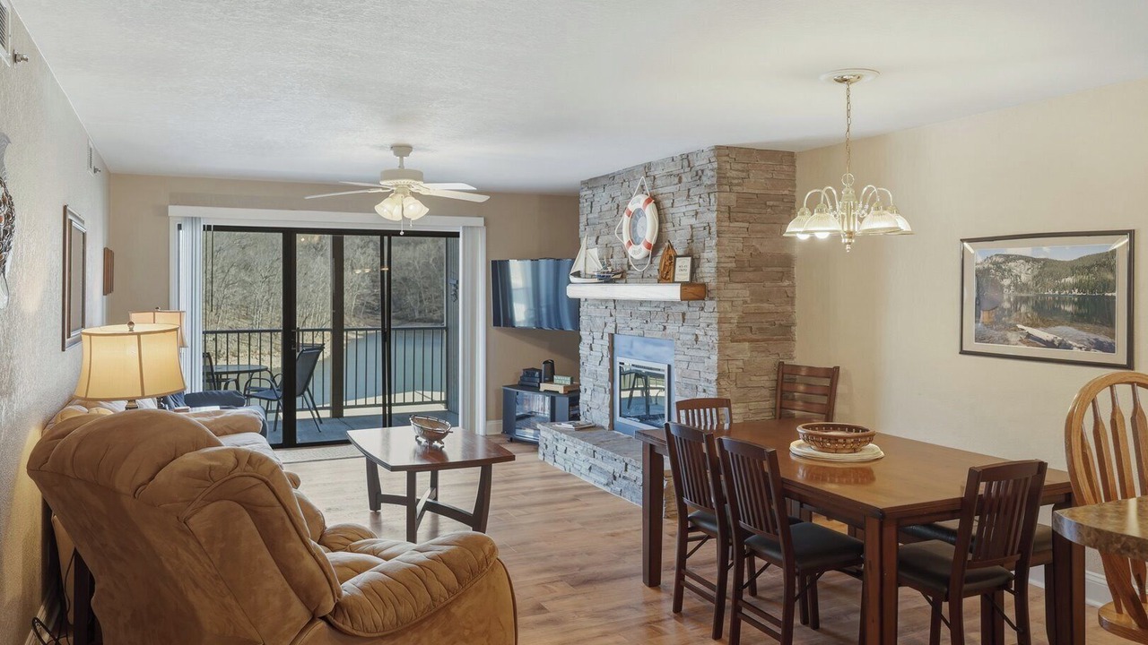Photo of Livingroom in Osage Beach