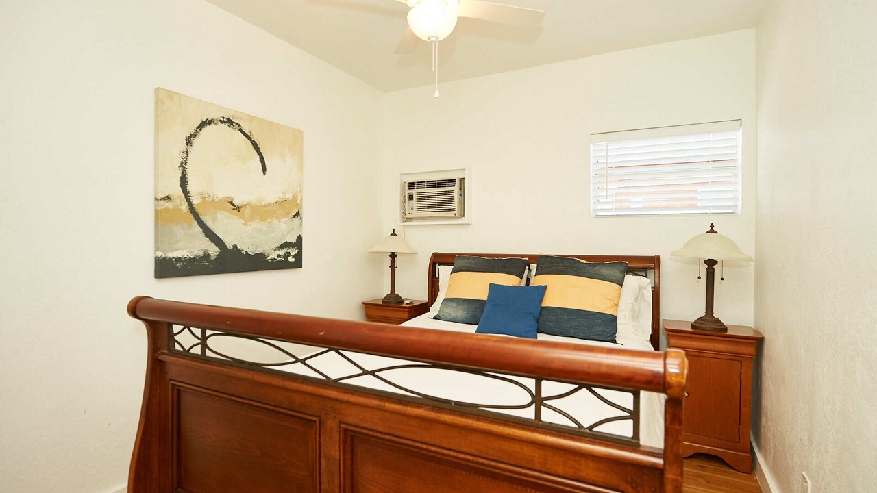 Photo of Bedroom in Lauderdale Beach