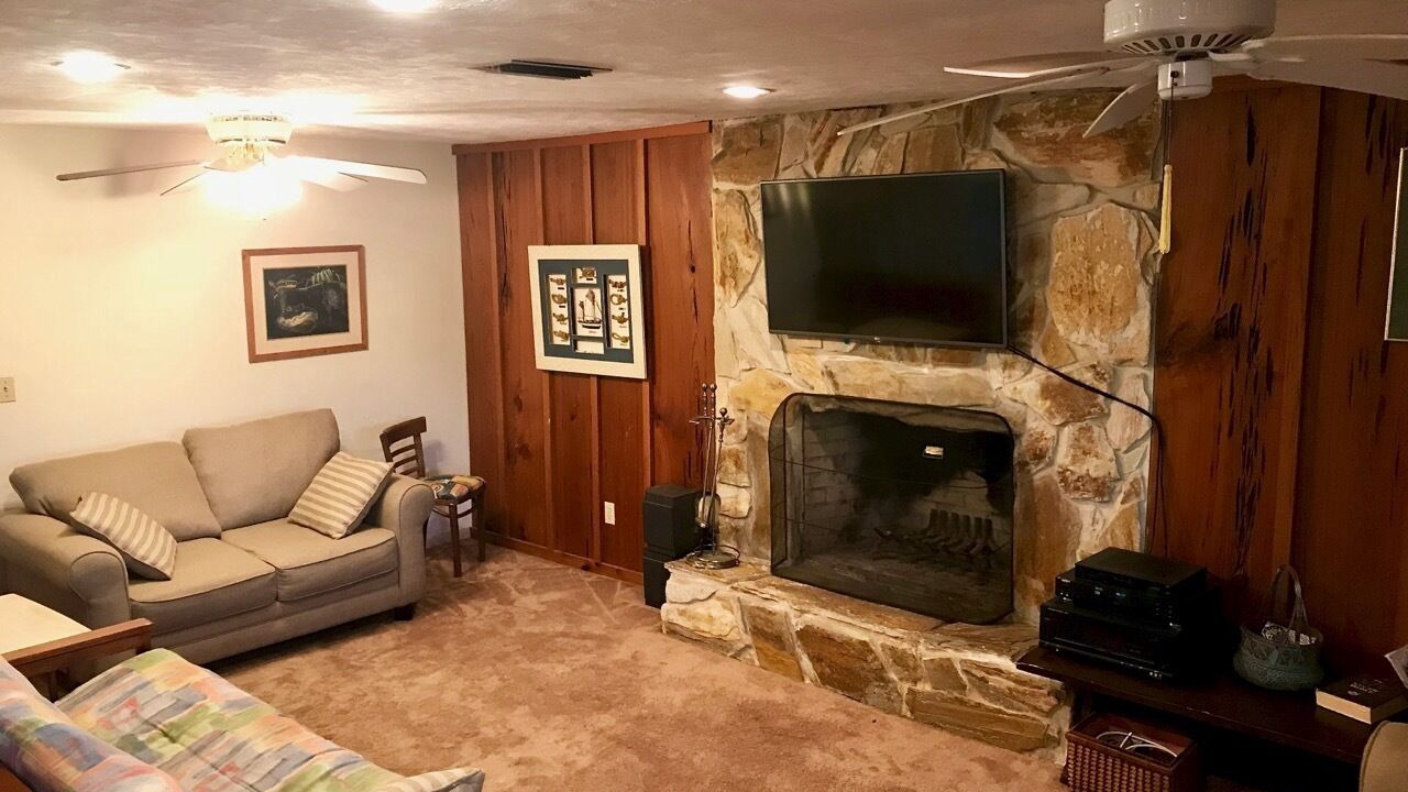 Photo of Livingroom in Bell