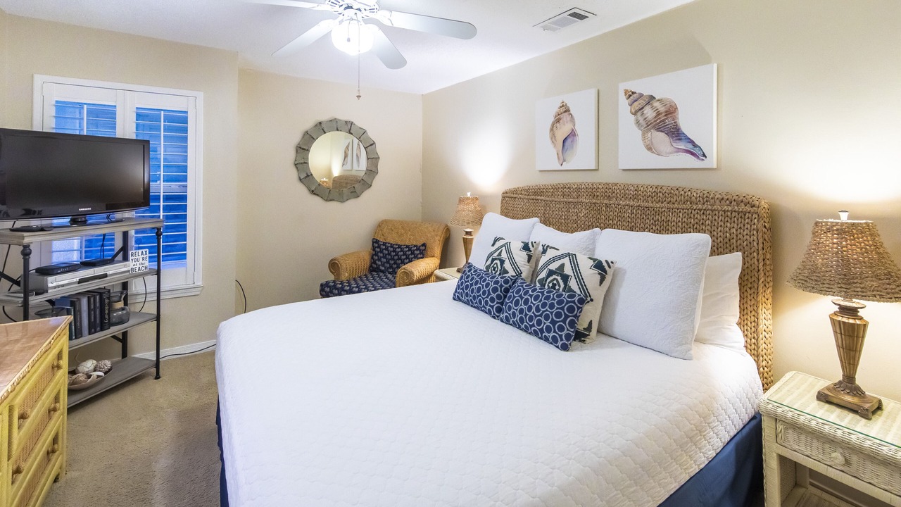 Photo of Bedroom in Gulf Place