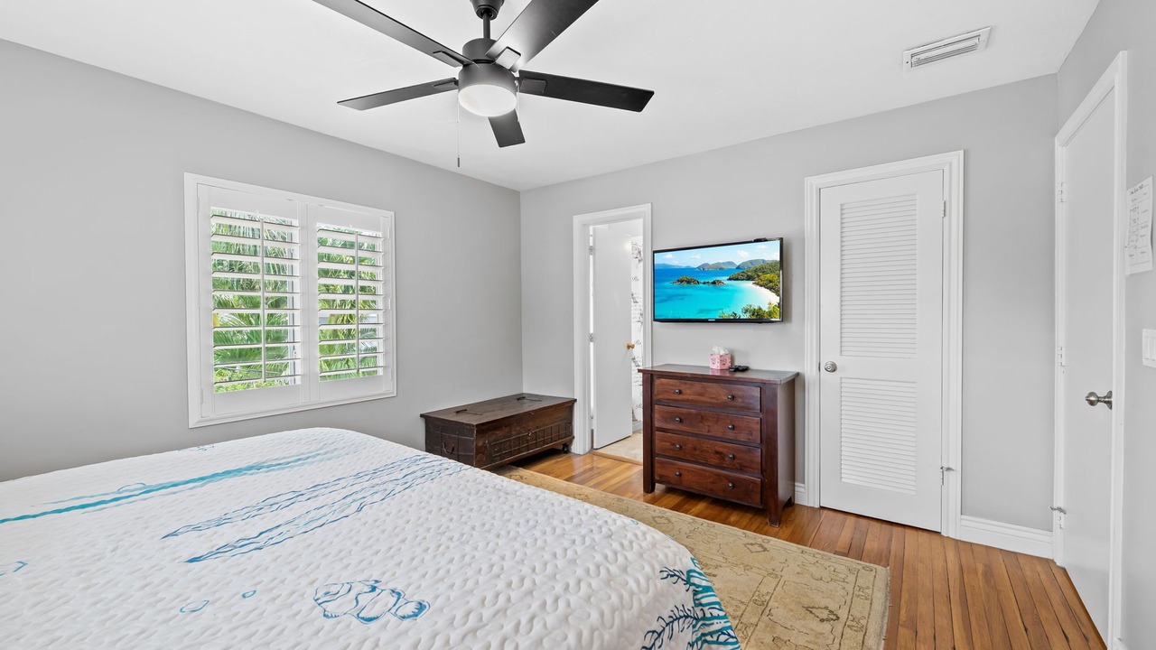 Photo of Bedroom in Lauderdale Beach