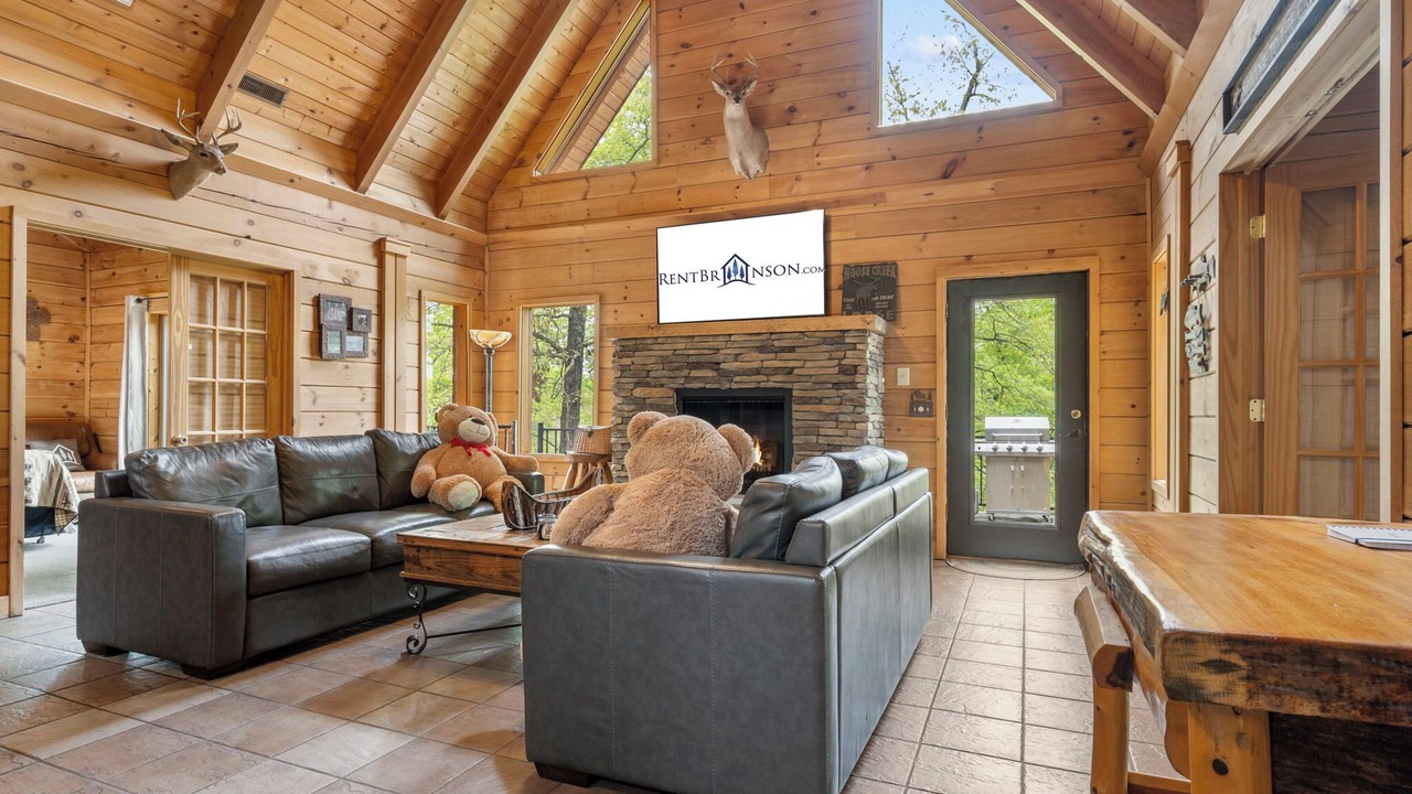 Photo of Livingroom in Branson Cedars
