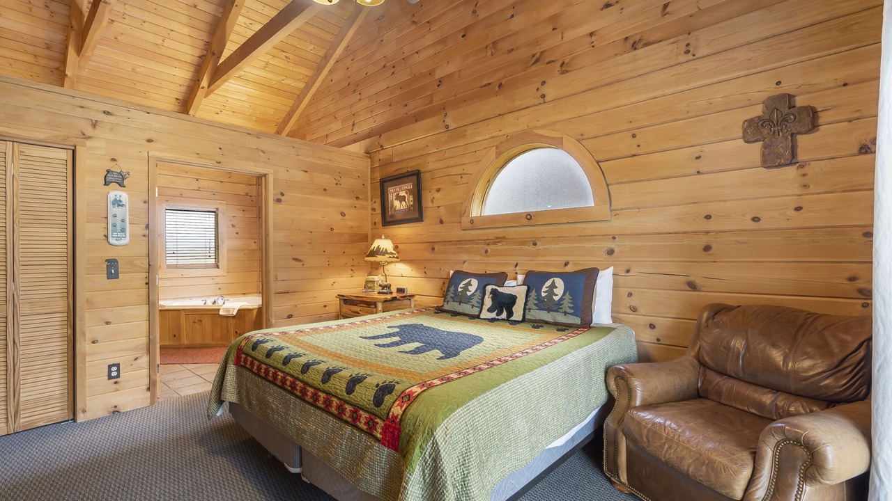 Photo of Bedroom in Branson Cedars