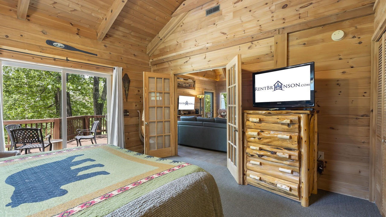 Photo of Bedroom in Branson Cedars