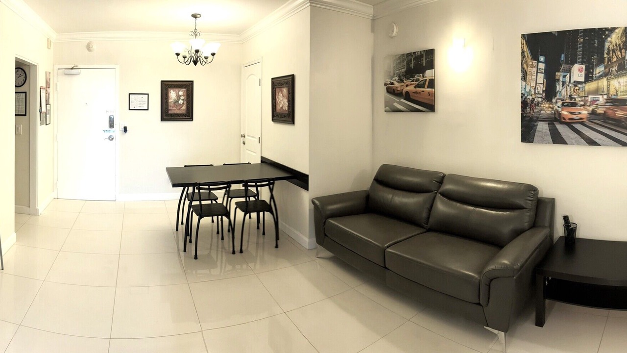 Photo of Livingroom in Galt Mile