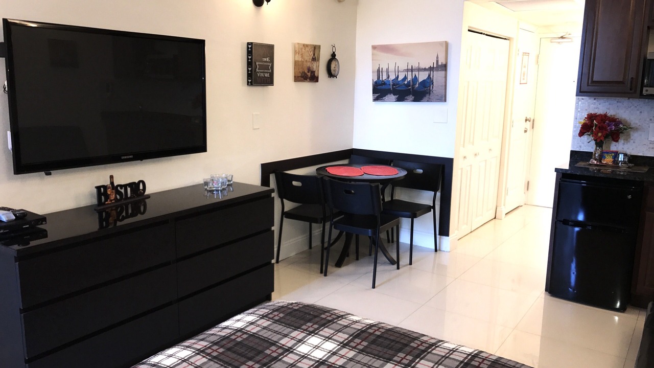 Photo of Bedroom in Galt Mile
