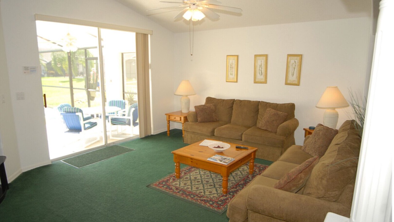 Photo of Livingroom in Eagle Pointe South