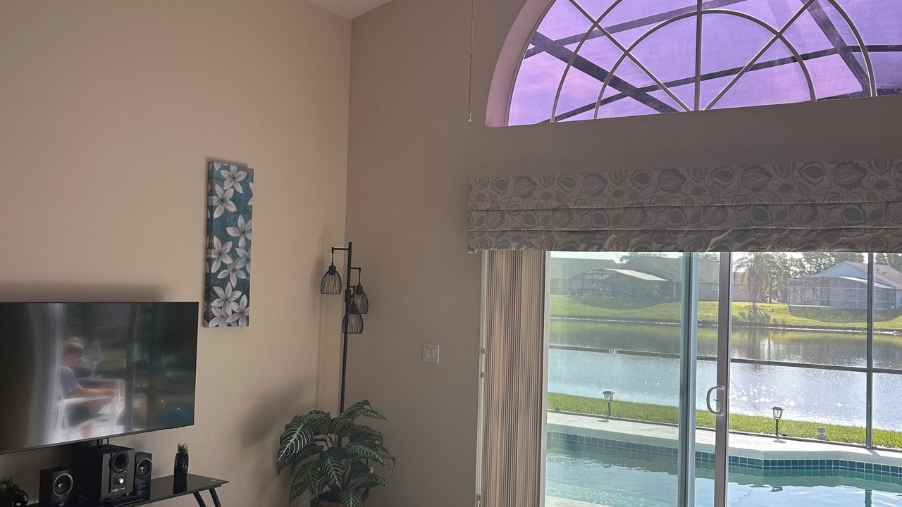 Photo of Livingroom in Eagle Pointe South