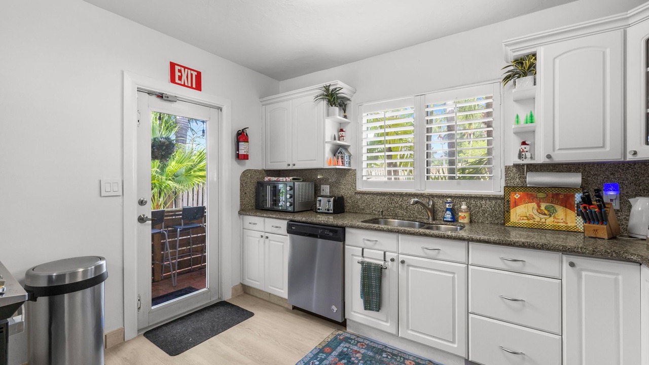 Photo of Kitchen in Hollywood Lakes