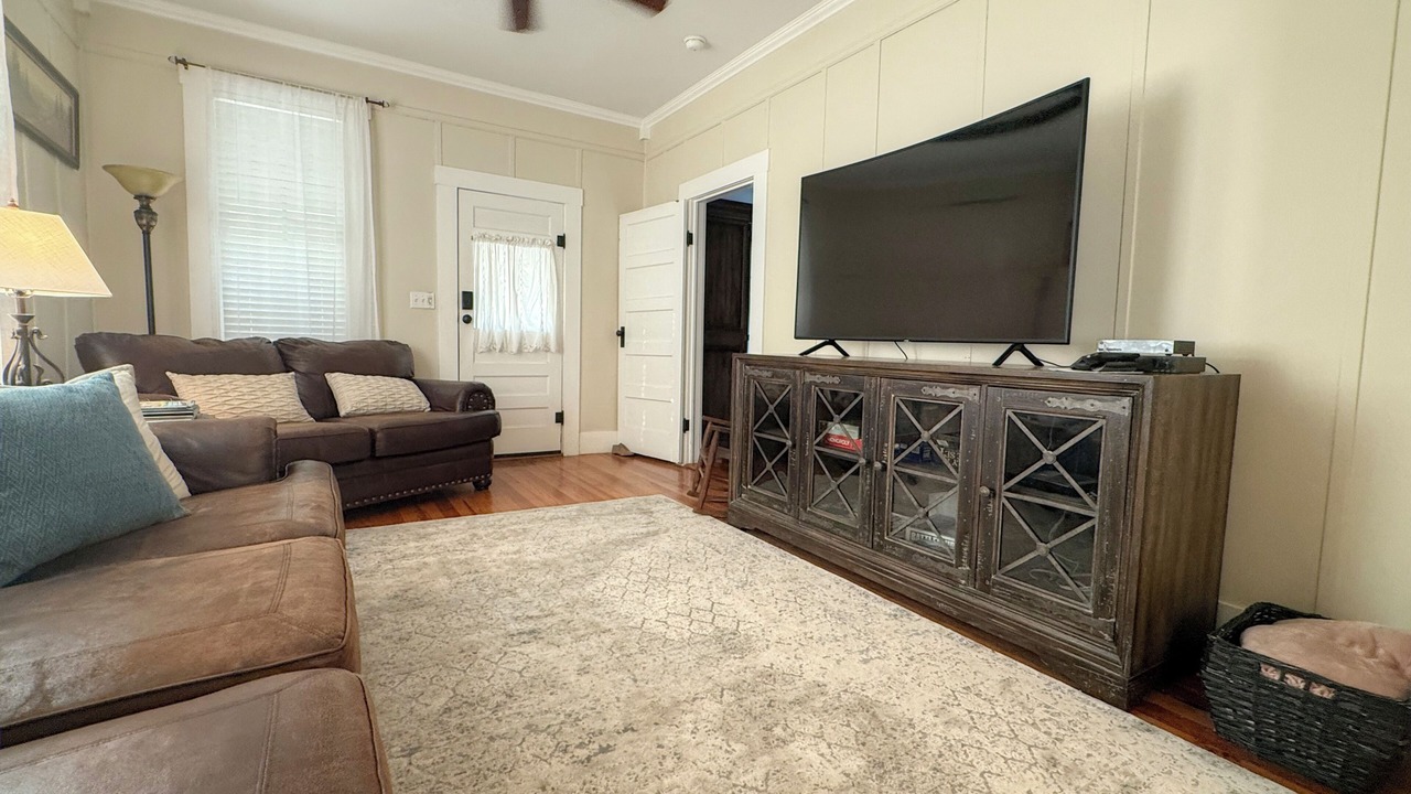 Photo of Livingroom in Fredericksburg