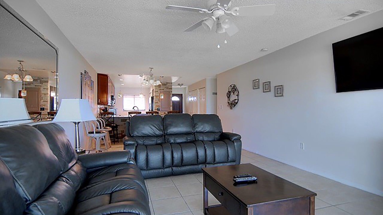 Photo of Livingroom in Crescent Beach