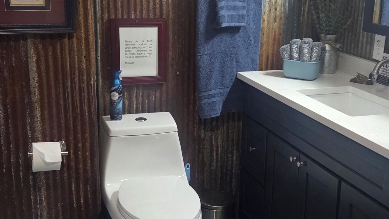 Photo of Bathroom in Alleene